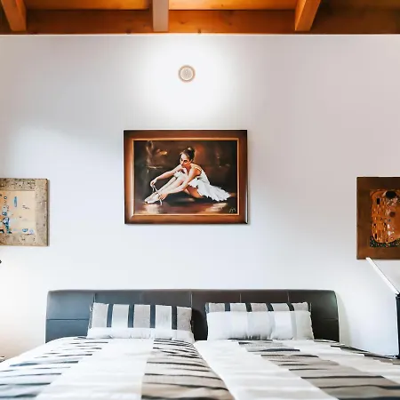 Villa Affluent Penthouse In With Lift